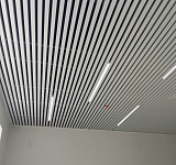 Кубообразный реечный потолок 30х38 белый. База 50мм (20мм между рейками)